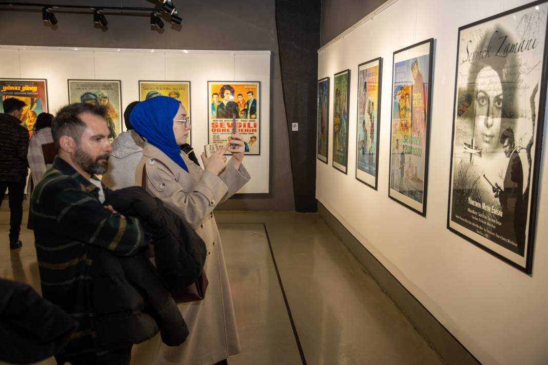 Sakarya'da "İbrahim Enez Film Afişleri Sergisi" sinema tutkunlarını buluşturuyor 9