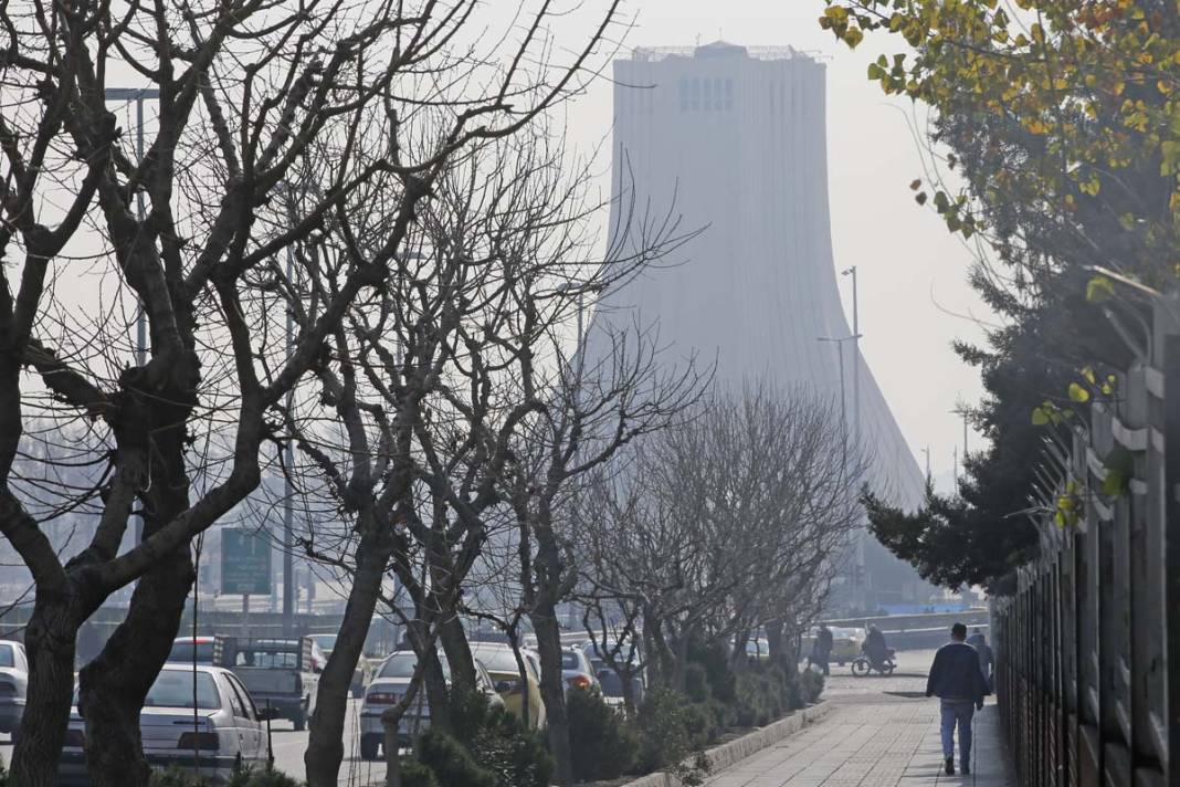 Tahran’da hava kirliliğine karşı olağanüstü önlem: Okullar ve idari kurumlar tatil edildi 7