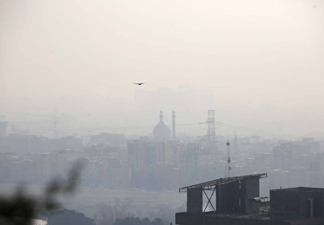 Tahran’da hava kirliliğine karşı olağanüstü önlem: Okullar ve idari kurumlar tatil edildi 3