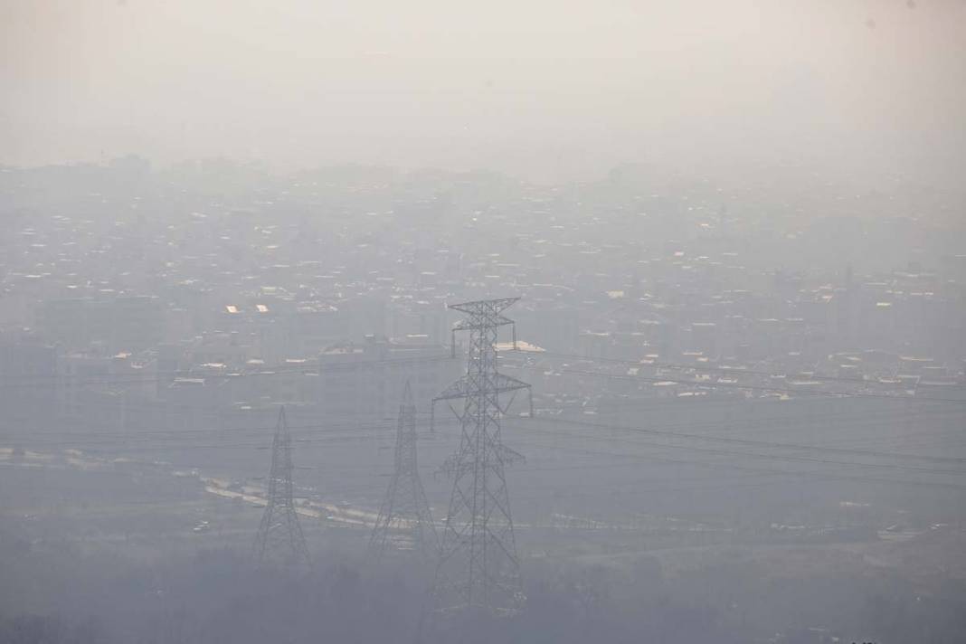 Tahran’da hava kirliliğine karşı olağanüstü önlem: Okullar ve idari kurumlar tatil edildi 2