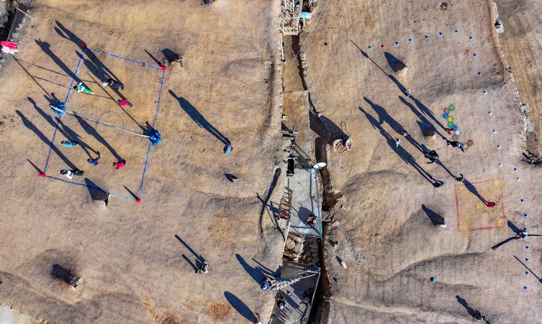 Diyarbakır'ın toprak damlı evleri çocuklar için oyun alanına dönüştü 10