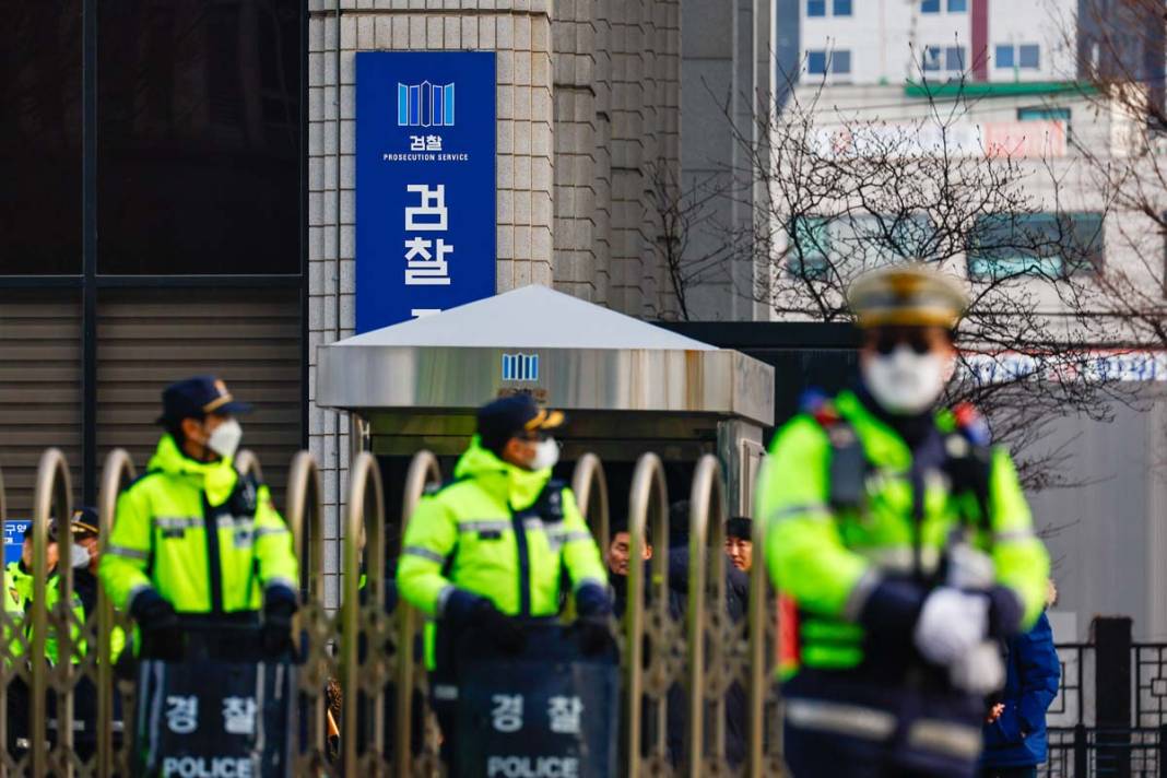 Yoon hakkında tutuklama kararı çıkaran mahkeme tahrip edildi 1