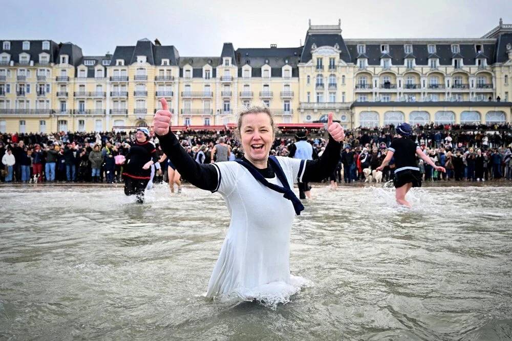 Dünyada yeni yıl coşkusu: 2025’e ilk onlar "merhaba" dedi 8