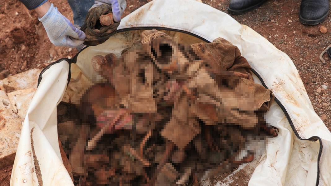 Katliamın izleri ortaya çıkıyor! Halep'te yine ceset kalıntıları bulundu 4