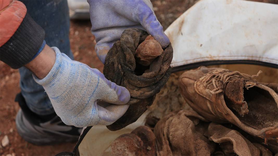 Katliamın izleri ortaya çıkıyor! Halep'te yine ceset kalıntıları bulundu 6