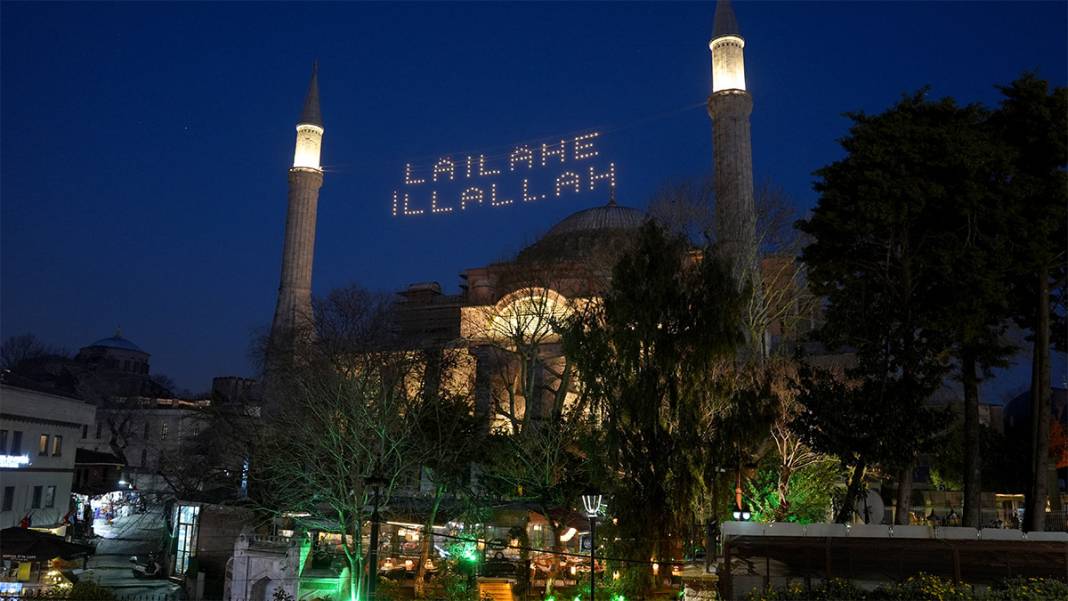 Camiler doldu taştı! Miraç Kandili dualarla idrak edildi 2