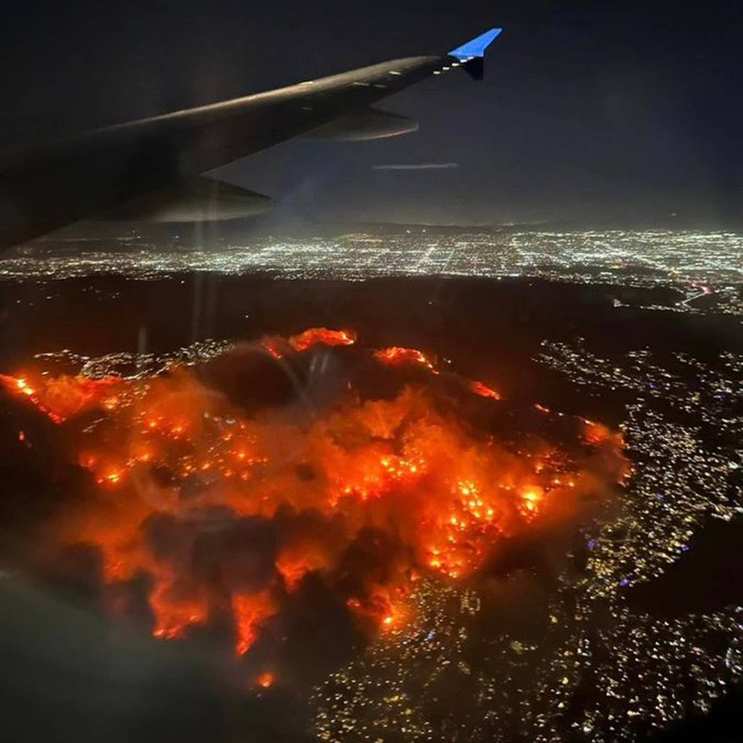 Los Angeles'ta yangın felaketi: Hollywood yıldızlarının yaşadığı bölgede 30 bin kişi tahliye edildi 2
