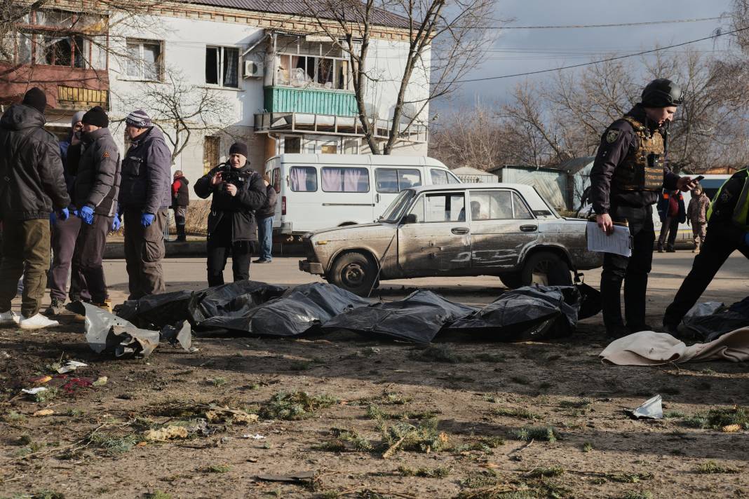 Ukrayna: Rus ordusunun İzyum'a düzenlediği füze saldırısında 5 ölü 4