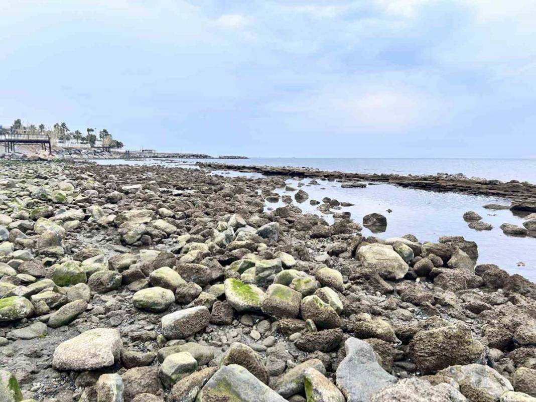 İstanbul ve İzmir'den sonra Hatay'da da deniz 20 metreye kadar çekildi 3