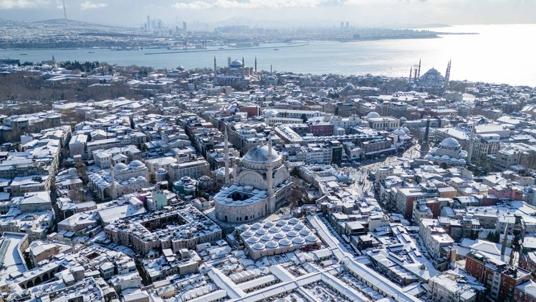 Görüntüler mest etti! İstanbul'da kartpostallık manzara 1