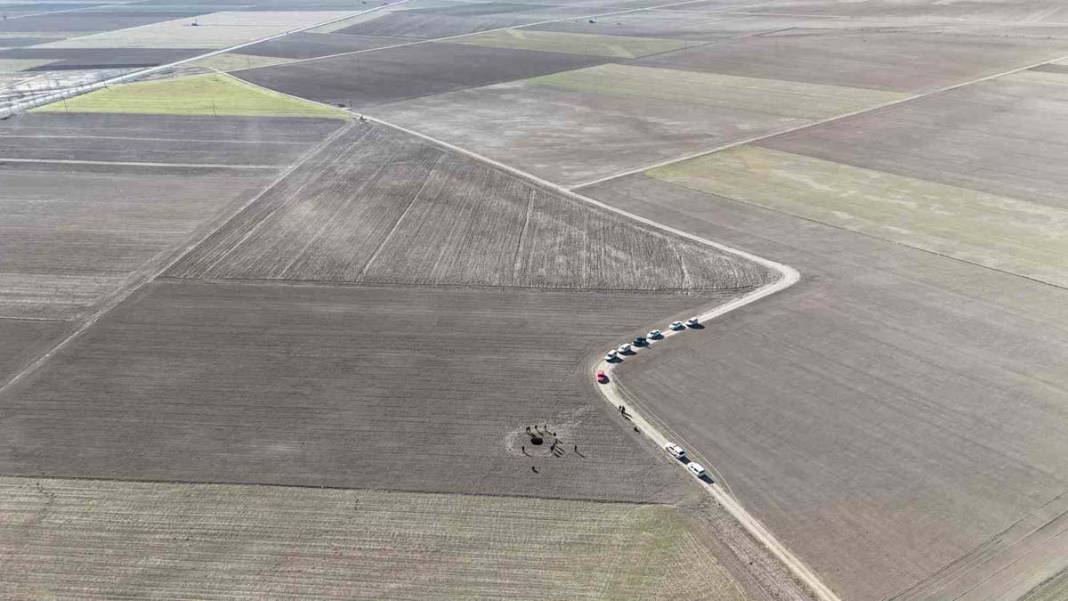 Karaman’da 70 metre derinliğinde obruk oluştu 4