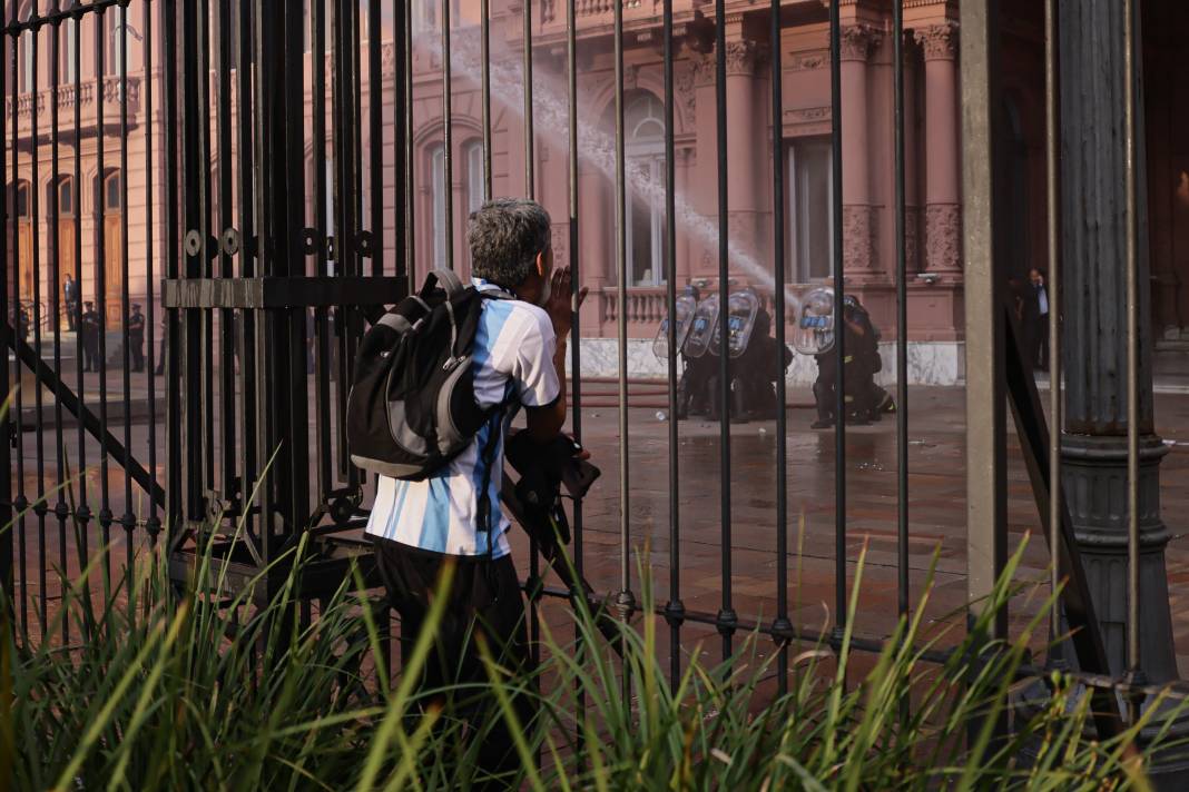 Arjantin’de emekli protestoları büyüyor: 20 yaralı, 103 gözaltı 16
