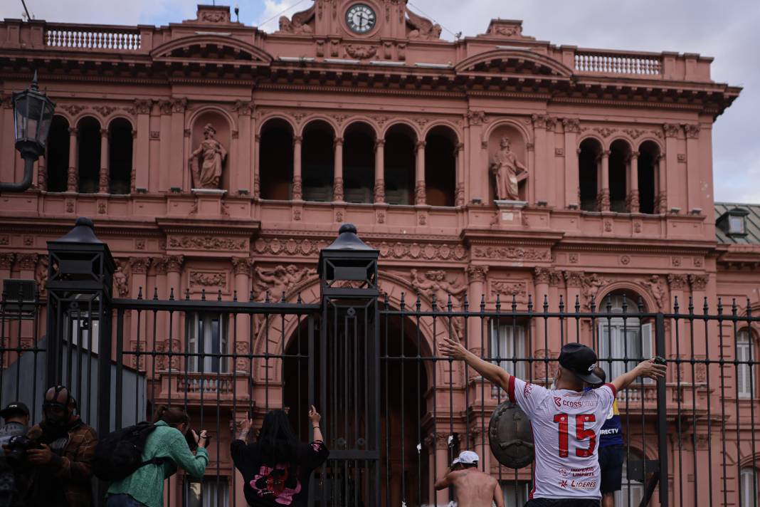 Arjantin’de emekli protestoları büyüyor: 20 yaralı, 103 gözaltı 17