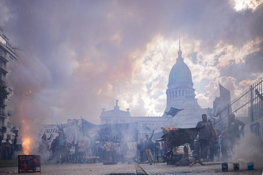Arjantin’de emekli protestoları büyüyor: 20 yaralı, 103 gözaltı 6
