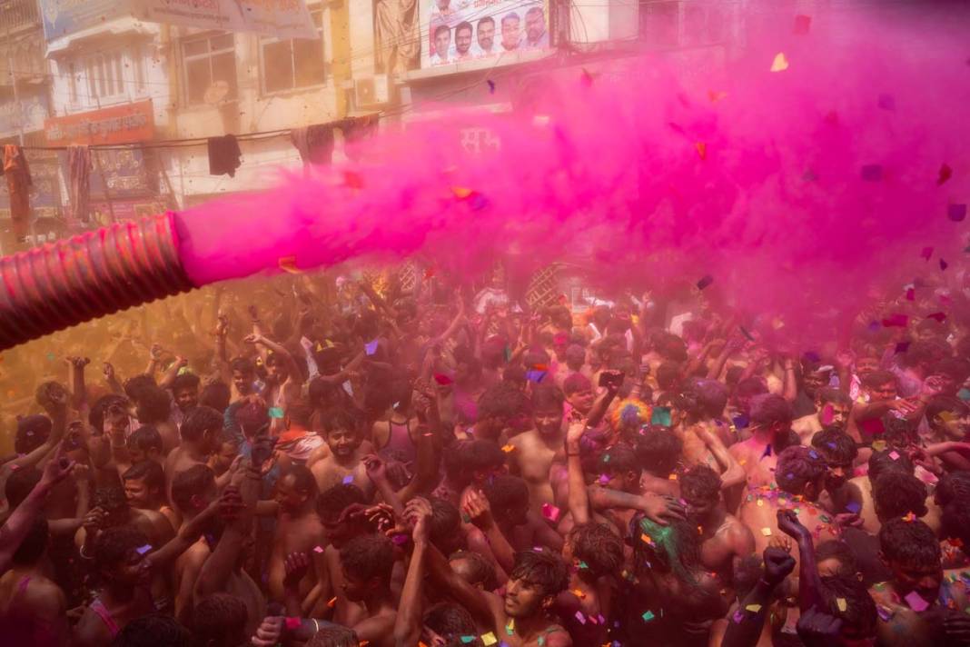 Hindistan’da Holi coşkusu: Renklerin festivali kutlandı 2