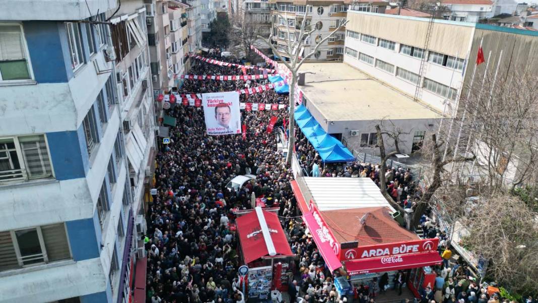 Ön seçim sokaklara taştı: Oy verme işlemi 2 saat uzatıldı 5