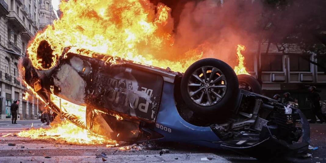 Arjantin’de emekli protestoları büyüyor: 20 yaralı, 103 gözaltı 8