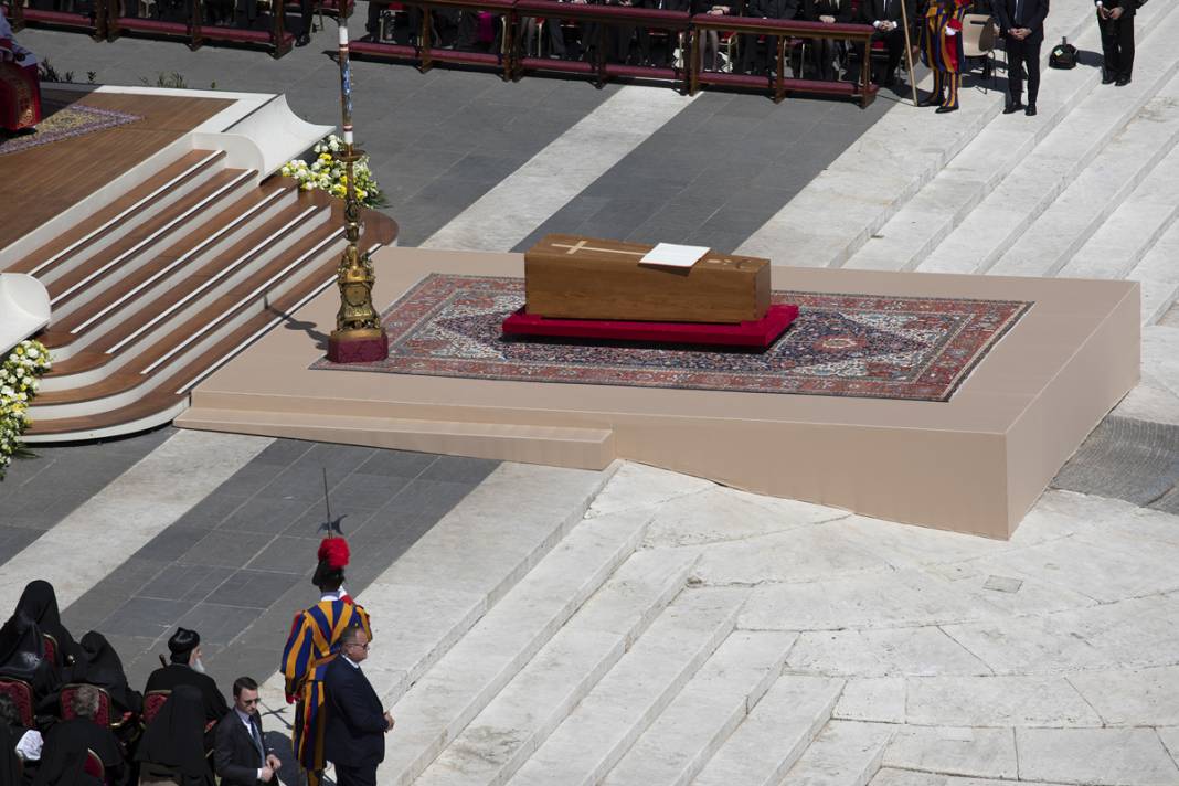 Aziz Petrus Meydanı’nda tarihi tören: Katolik dünyasından Papa Franciscus’a veda 29