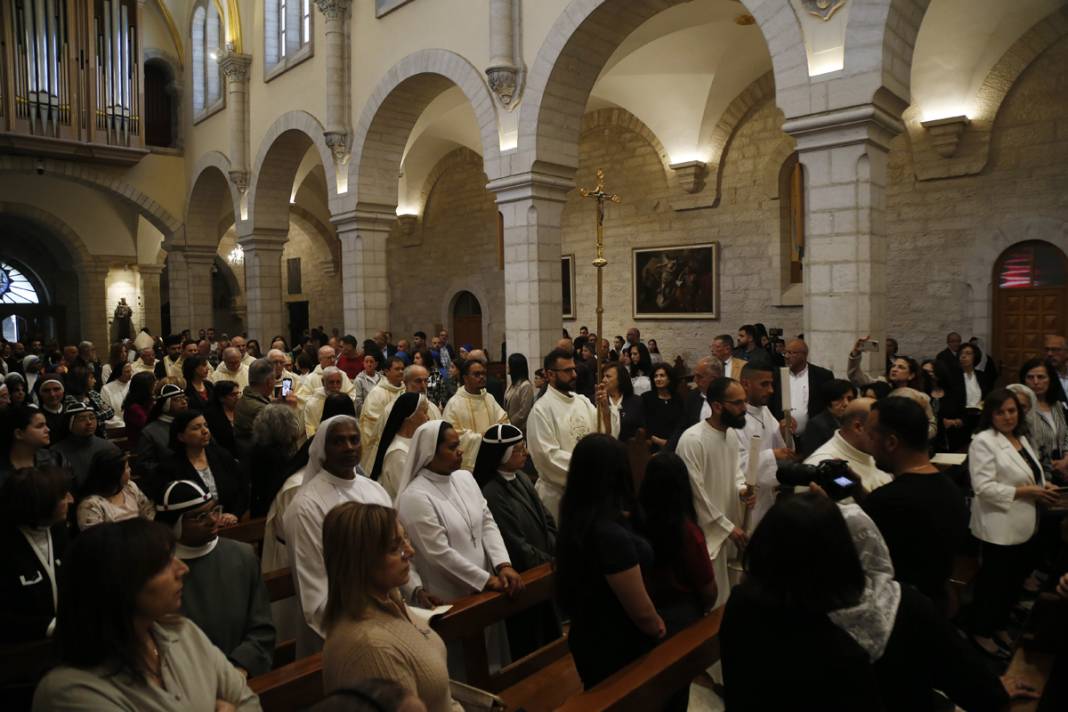 Aziz Petrus Meydanı’nda tarihi tören: Katolik dünyasından Papa Franciscus’a veda 23