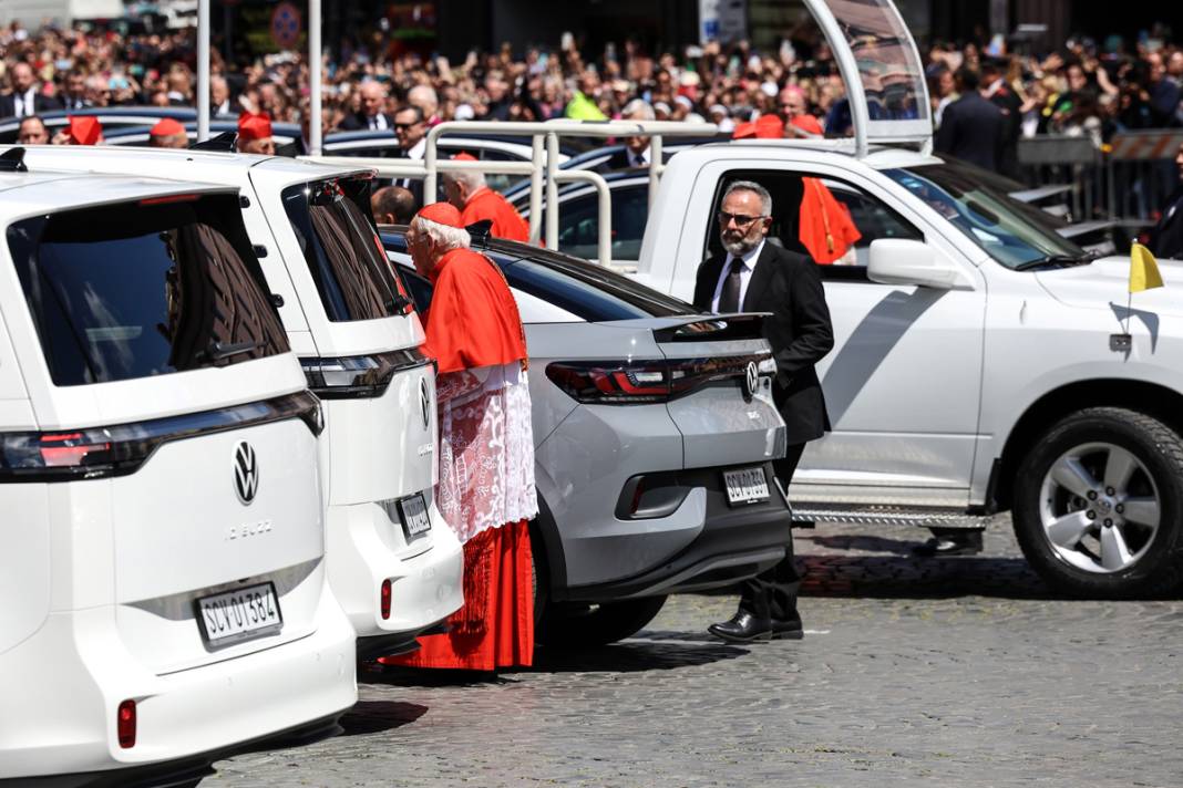 Aziz Petrus Meydanı’nda tarihi tören: Katolik dünyasından Papa Franciscus’a veda 19