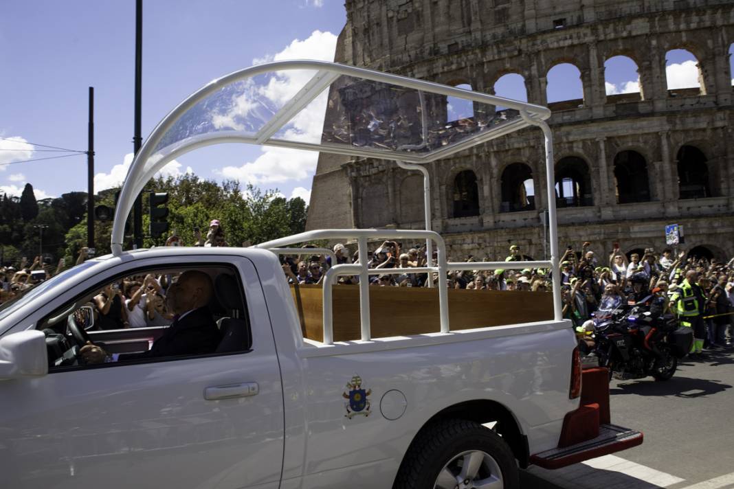 Aziz Petrus Meydanı’nda tarihi tören: Katolik dünyasından Papa Franciscus’a veda 6