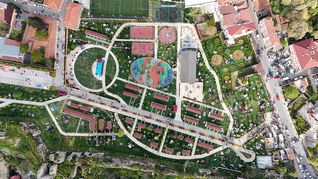 İstanbul sokağa döküldü! İşte drone görüntüleri 6