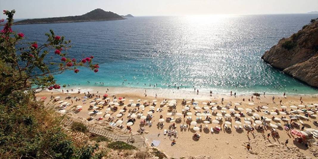 Turistler akın etse de yaşayanlar kaçmak istiyor! Sıcaklık artıyor, nem katlanıyor: Orada yaşamak yazın kabus oluyor