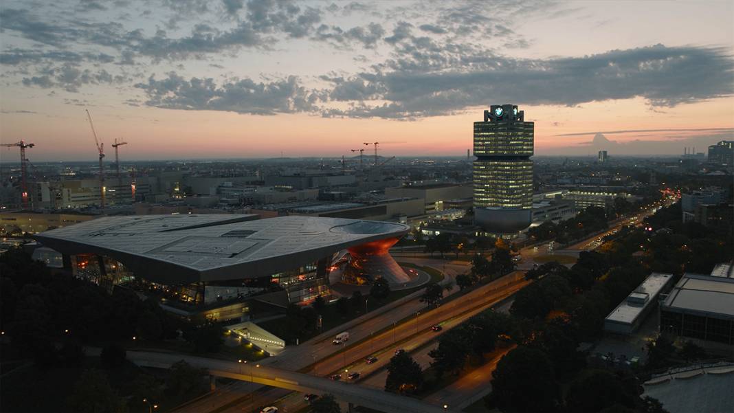 BMW'nin büyüleyici deneyim merkezini keşfetmeye hazır mısınız? 18