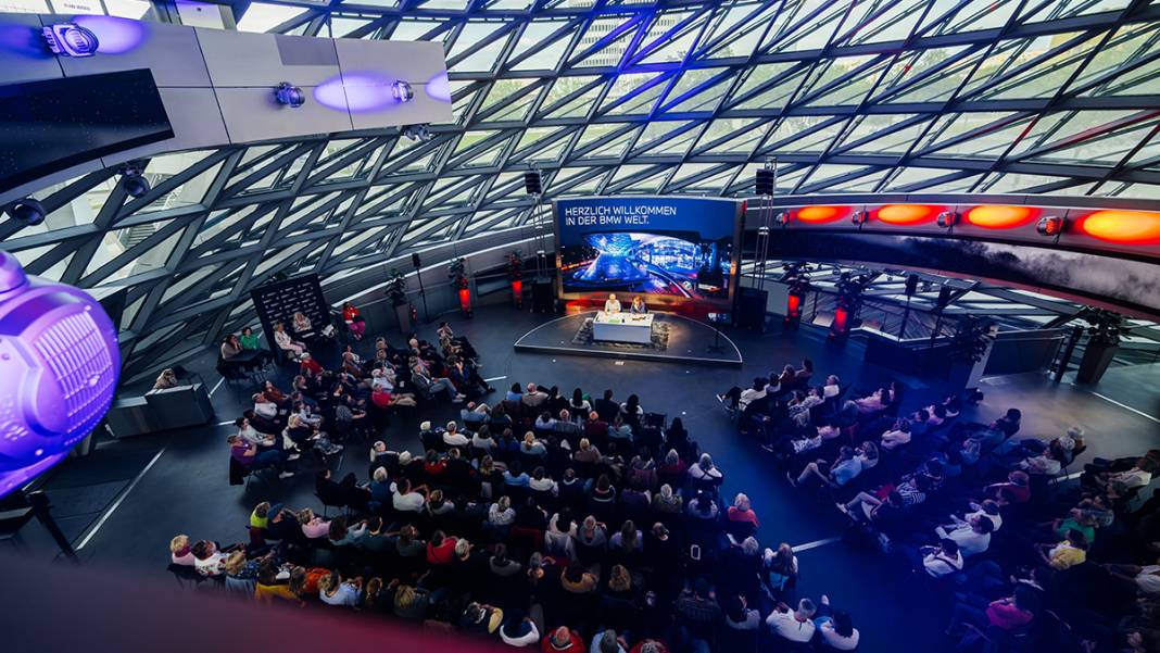 BMW'nin büyüleyici deneyim merkezini keşfetmeye hazır mısınız? 16