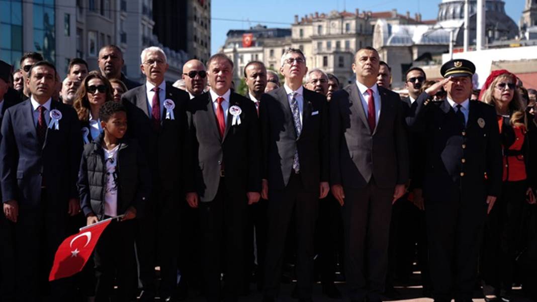 19 Mayıs tüm yurtta coşkuyla kutlandı: Sokaklar Türk bayraklarıyla doldu taştı 3