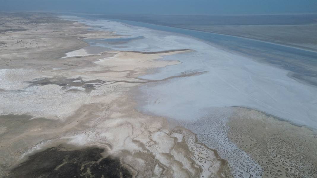Binlerce kuş türüne ev sahipliği yapıyordu... Tuz Gölü kurumaya başladı 1