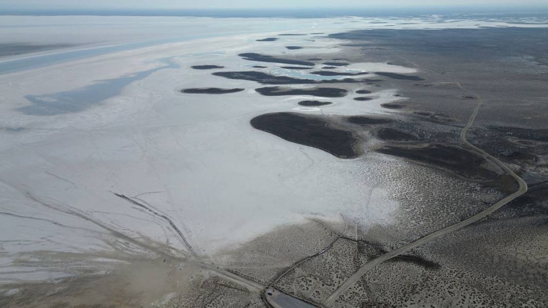 Binlerce kuş türüne ev sahipliği yapıyordu... Tuz Gölü kurumaya başladı 2