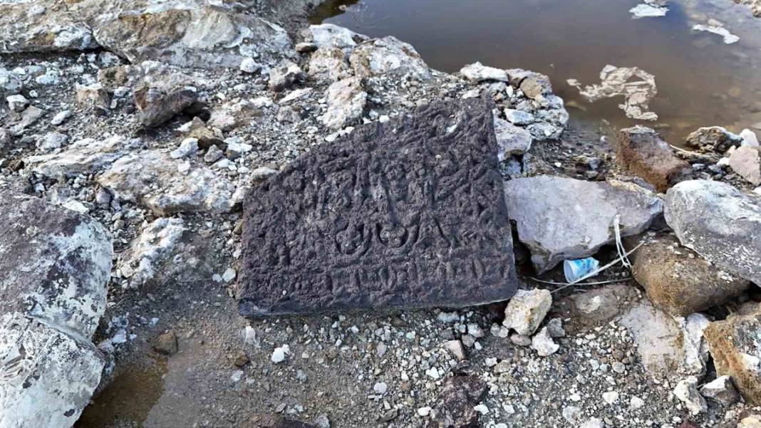 Van Gölü Havzası'nda kuraklık tehdidi: Kuruyan göllerin altından çıkanlar şaşırttı 5