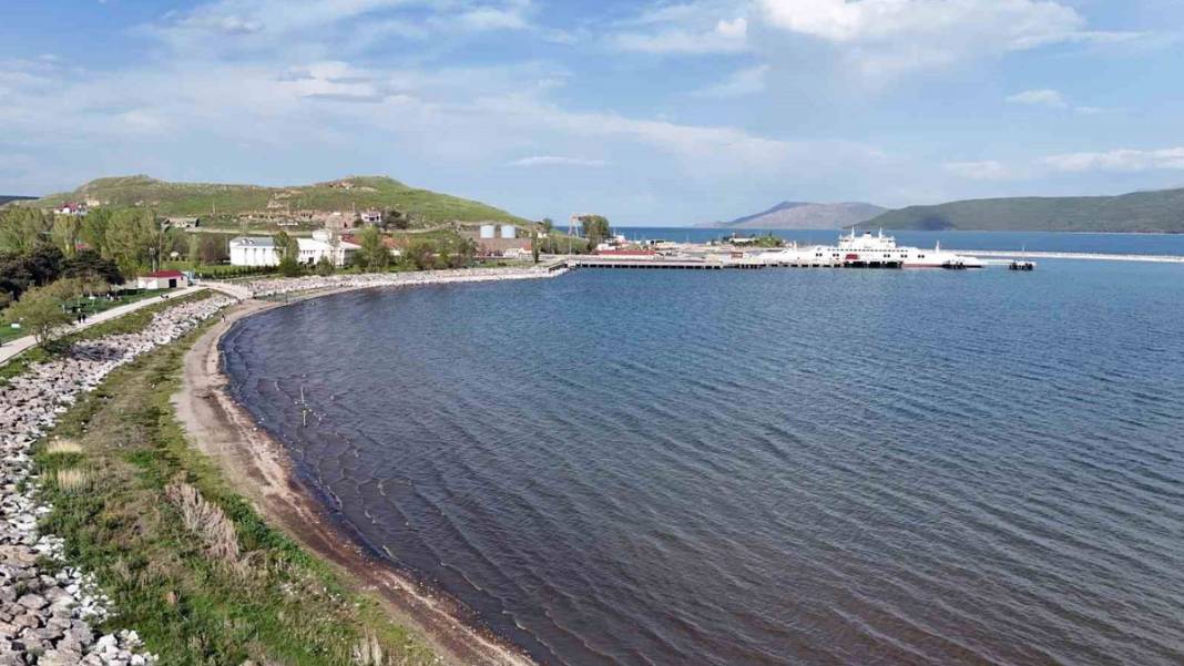 Van Gölü Havzası'nda kuraklık tehdidi: Kuruyan göllerin altından çıkanlar şaşırttı 2