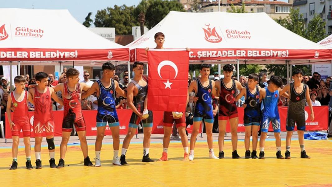 19 Mayıs tüm yurtta coşkuyla kutlandı: Sokaklar Türk bayraklarıyla doldu taştı 17