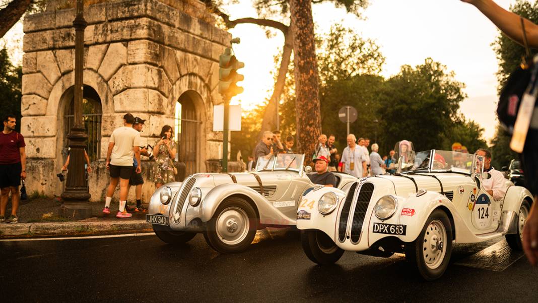 1000 Miglia 2025'te Roma fırtınası: Klasiklerin Başkent Çıkarması! 2