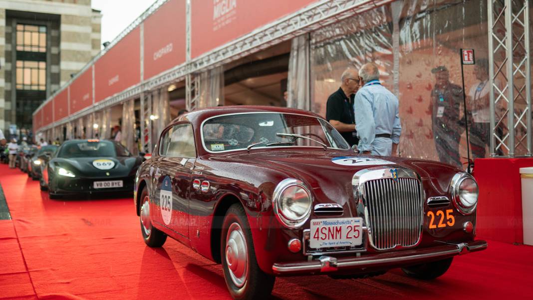 "Dünyanın en güzel yarışı" başladı: 1000 Miglia'da ilk gün heyecanı! 8