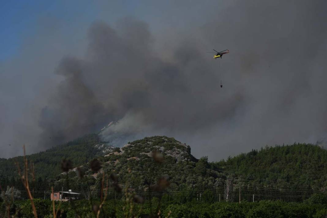Seferihisar’da korku dolu gece: Alevler yazlık siteyi yok etti 11