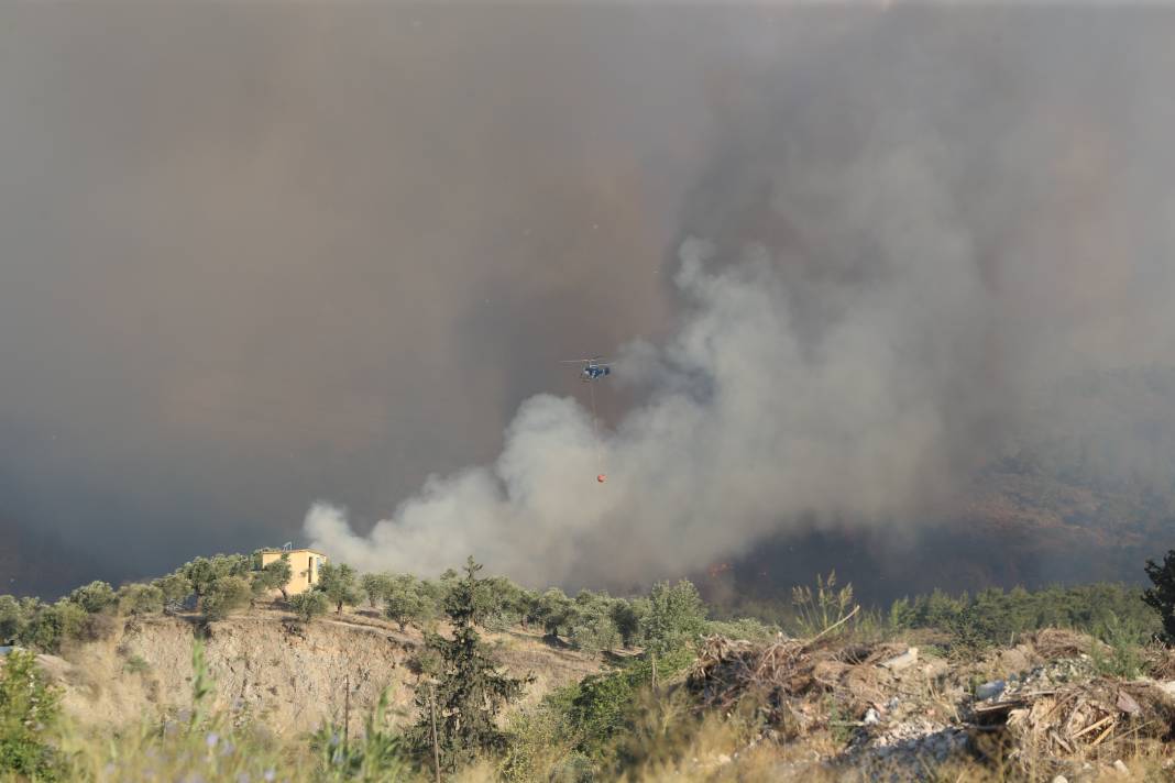 Hatay alevlere teslim: Bin 800 kişi tahliye edildi, yangın bölgesi havadan görüntülendi 5