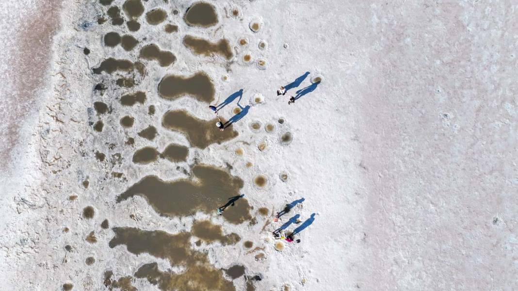 Tuz Gölü yazla birlikte renk değiştirdi 8