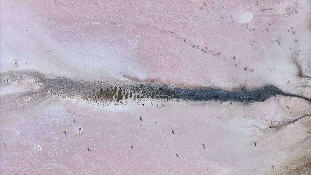 Tuz Gölü yazla birlikte renk değiştirdi 9