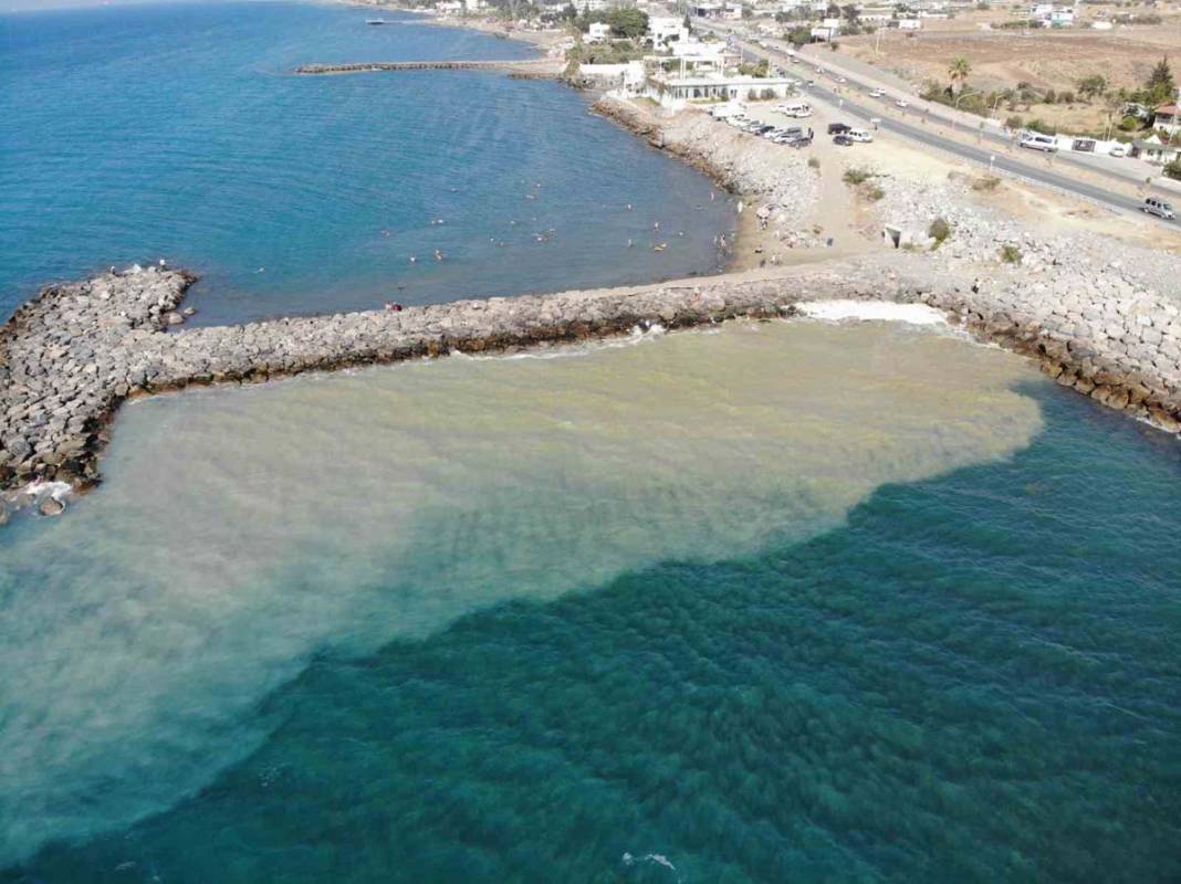 Akdeniz’de deniz yüzeyindeki beyaz tabaka tedirgin etti 7