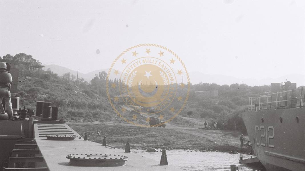 MSB 51 yıl sonra paylaştı: Kıbrıs Barış Harekatı'ndan ilk kez yayınlanan kareler 5