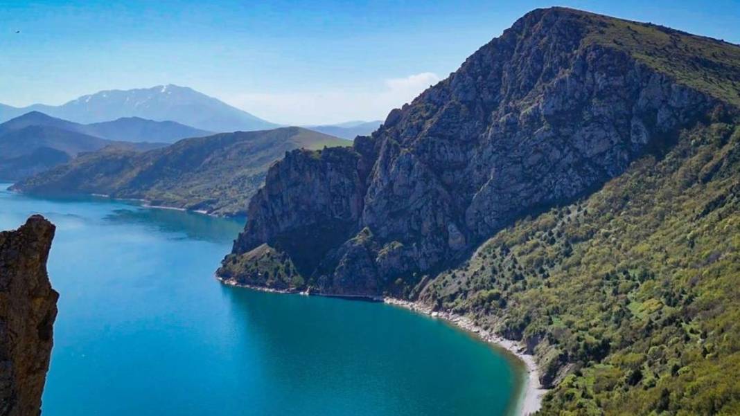 Van Gölü’nde dev keşif! Bilinenlerin en büyüğü: 80 metrelik mikrobiyalit ortaya çıktı 1