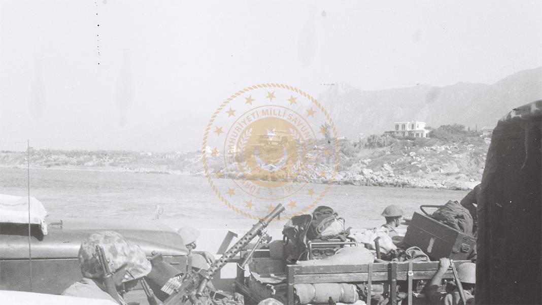 MSB 51 yıl sonra paylaştı: Kıbrıs Barış Harekatı'ndan ilk kez yayınlanan kareler 4