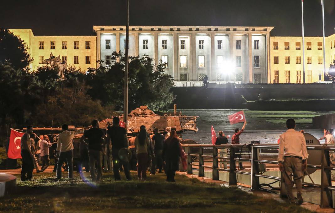 İşte 15 Temmuz’da hafızalara kazınan fotoğraflar: Üzerinden tam dokuz yıl geçti 14