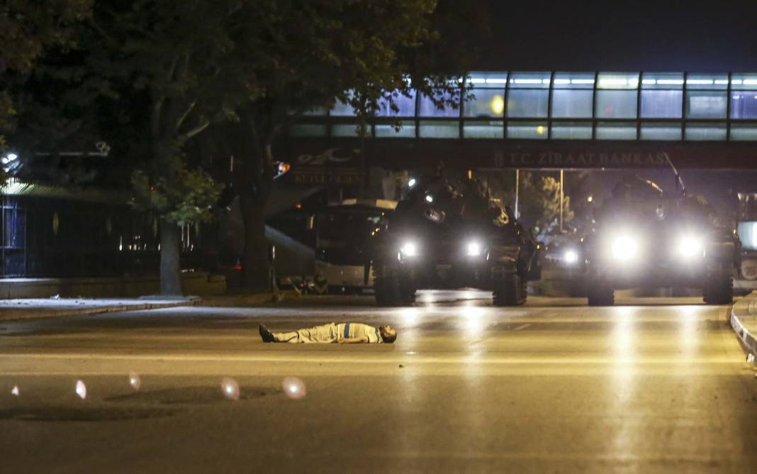 İşte 15 Temmuz’da hafızalara kazınan fotoğraflar: Üzerinden tam dokuz yıl geçti 17