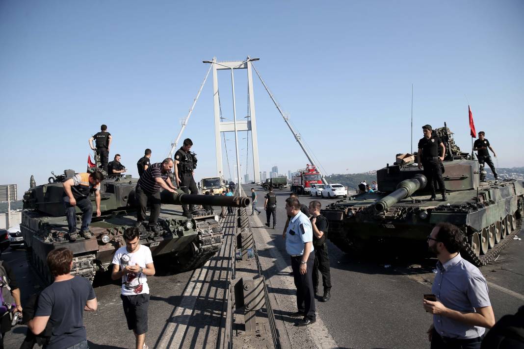 İşte 15 Temmuz’da hafızalara kazınan fotoğraflar: Üzerinden tam dokuz yıl geçti 4