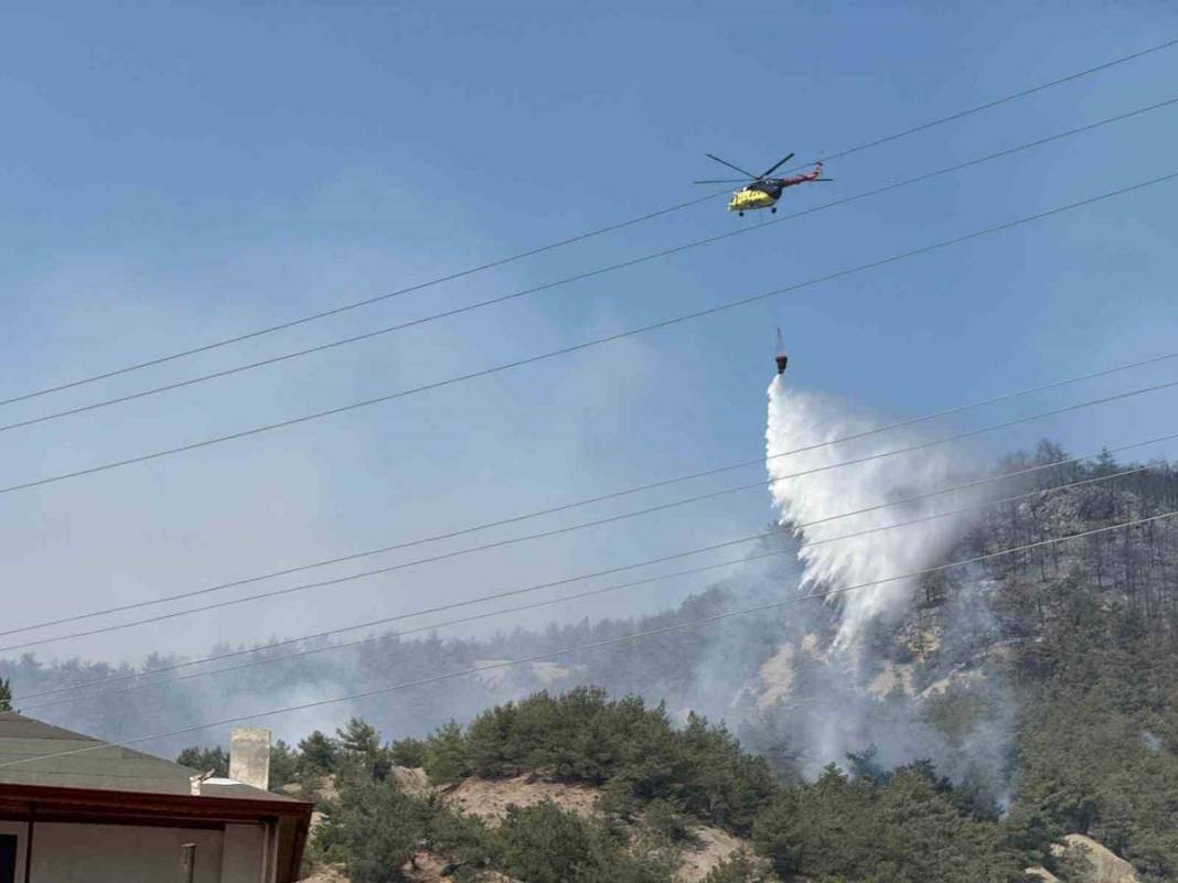 Sakarya’da yangın felaketi: Üç ev tamamen yok oldu 8