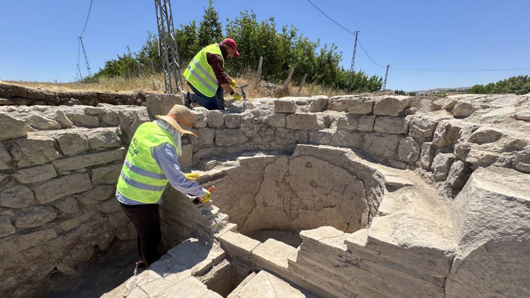 Vişne dikmek isterken Roma Hamamı buldu 5